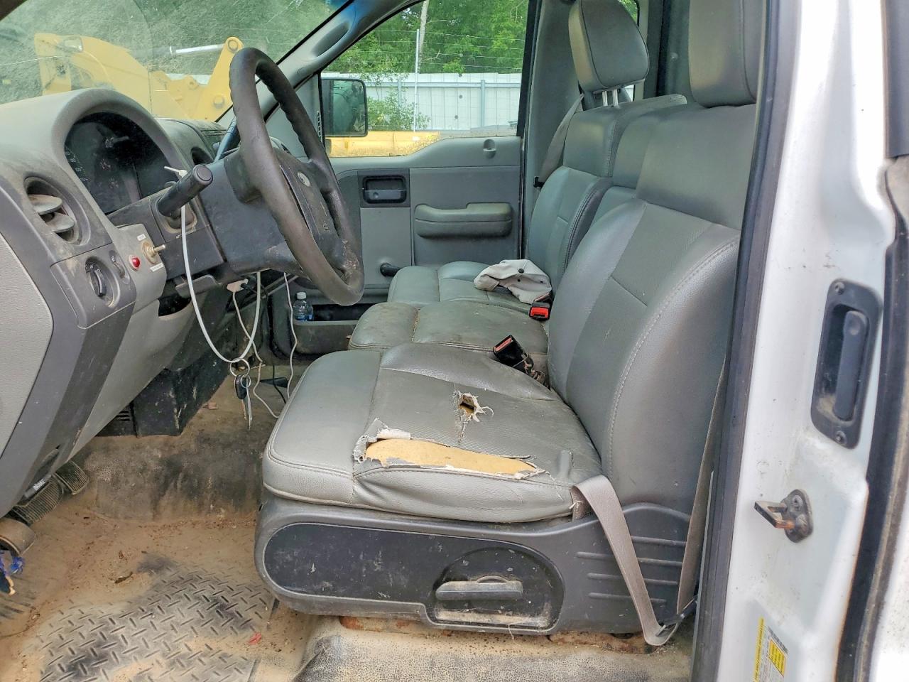 2007 Ford F150 White vin: 1FTPF12V47KC40873