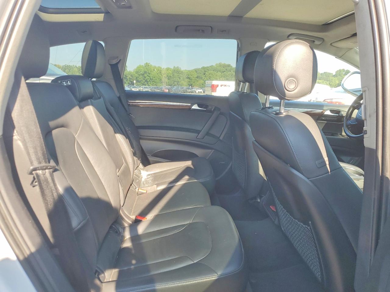 2014 Audi Q7 Premium Plus Серебряный vin: WA1LGAFE2ED013425