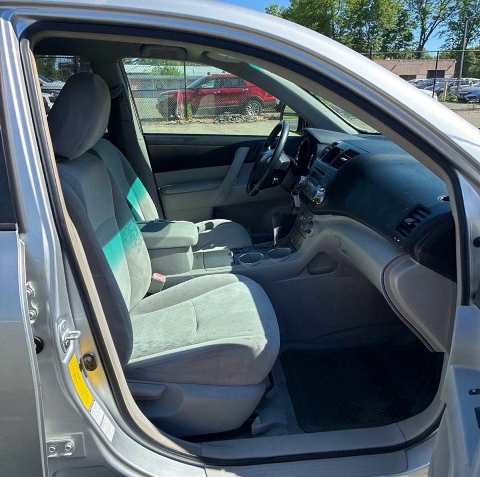 2008 Toyota Highlander Base Gray vin: JTEES41A682025429