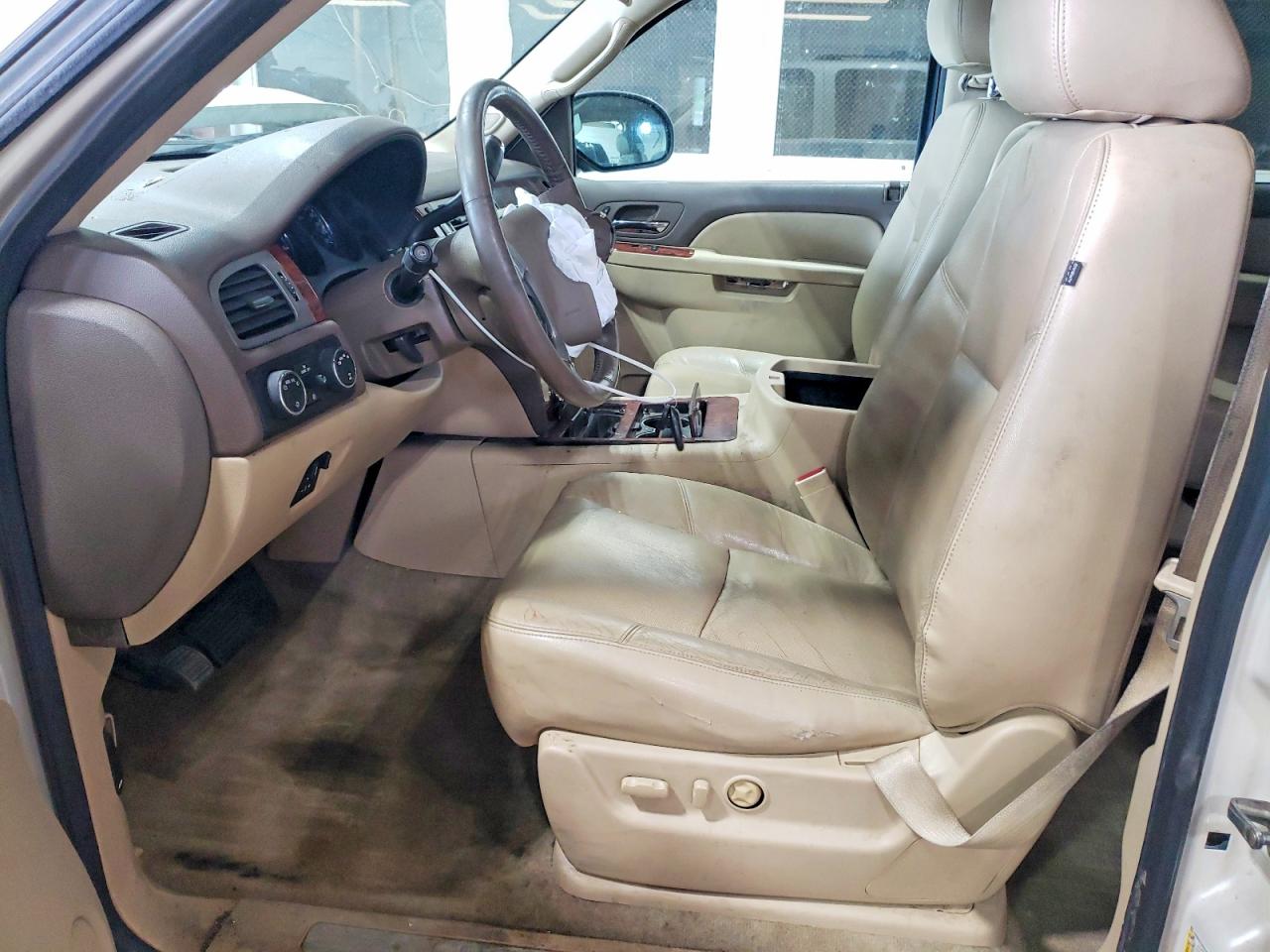 2014 Chevrolet Suburban K1500 Ltz White vin: 1GNSKKE75ER108497
