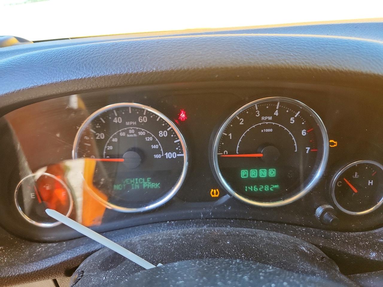 2015 Jeep Wrangler Unlimited Sport Yellow vin: 1C4BJWDGXFL679329