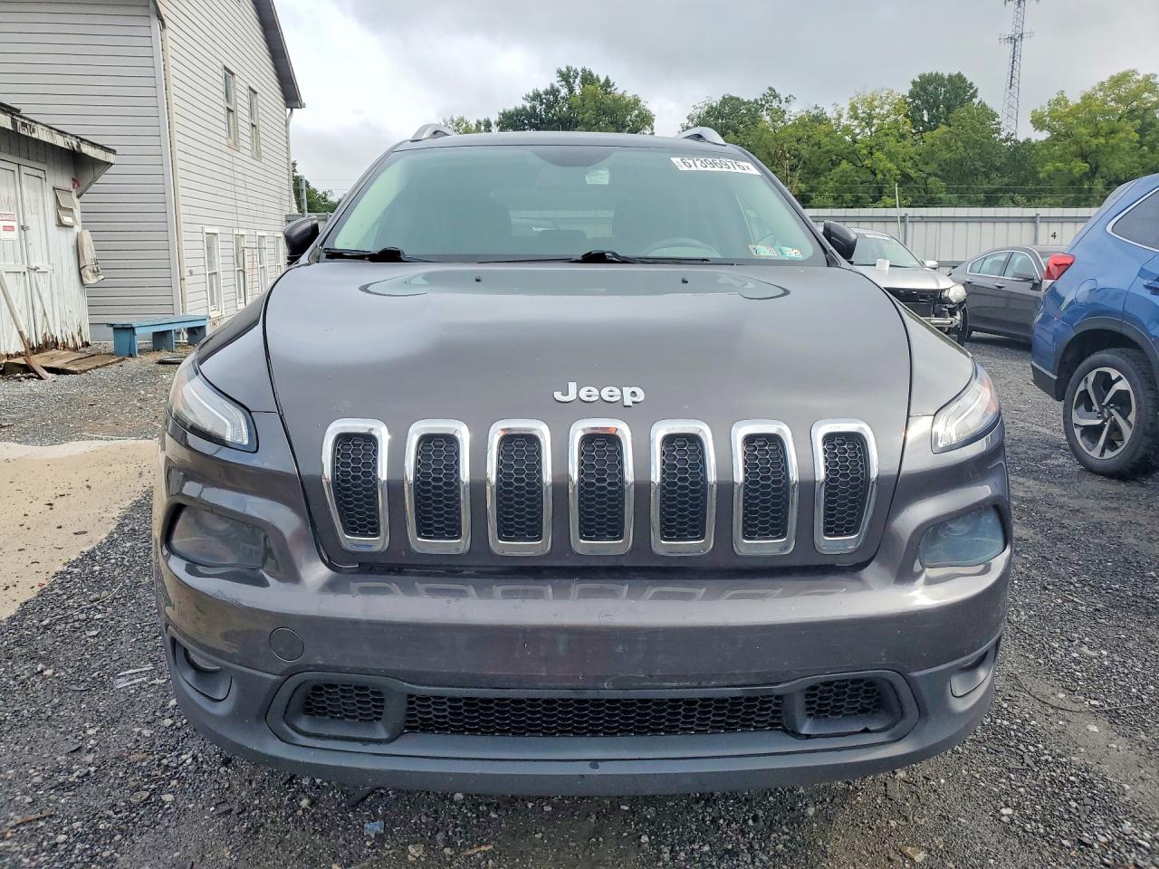 2014 Jeep Cherokee Latitude Gray vin: 1C4PJMCS9EW221018