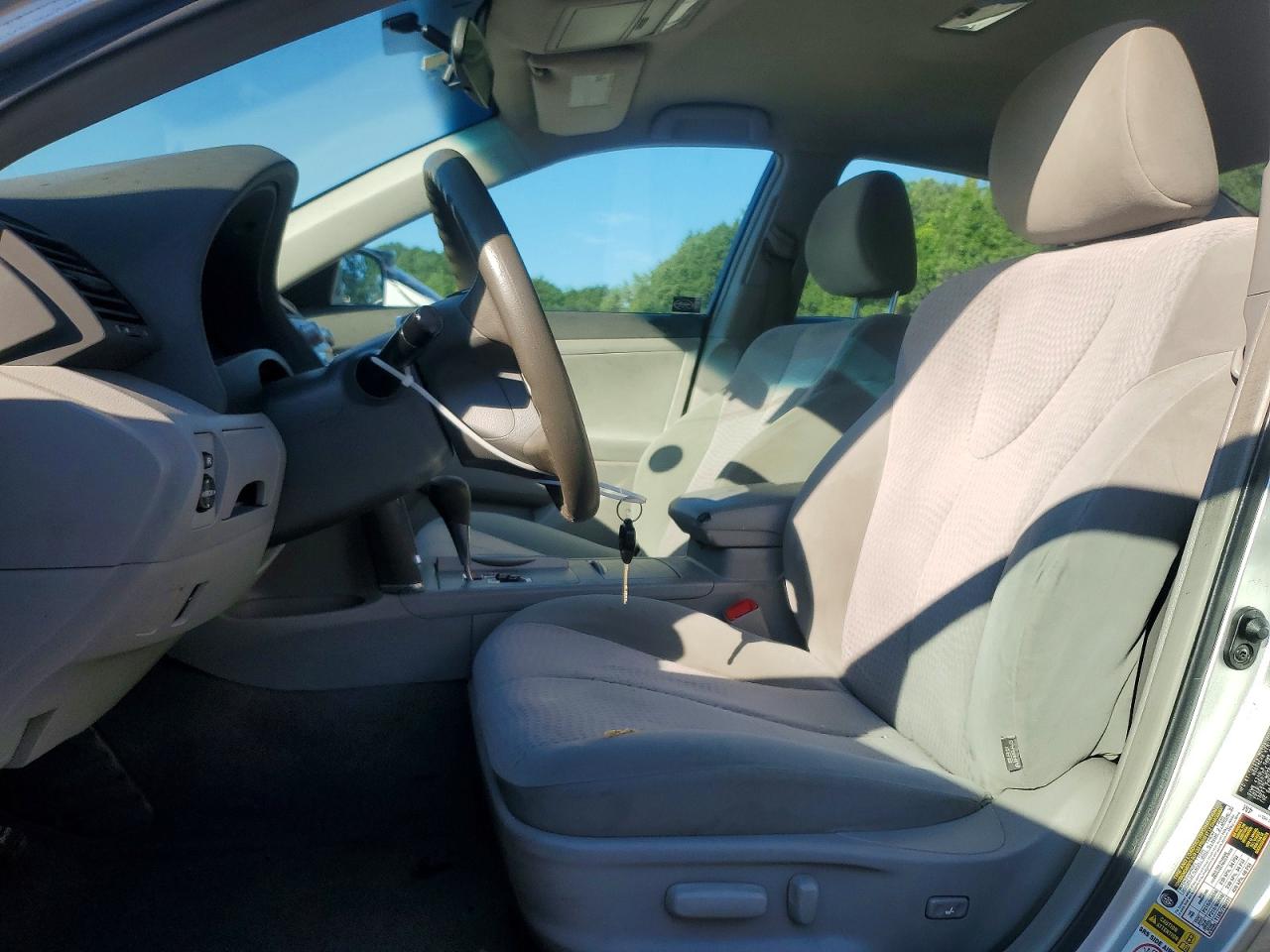 2011 Toyota Camry Le Серебряный vin: 4T4BF3EK2BR156170