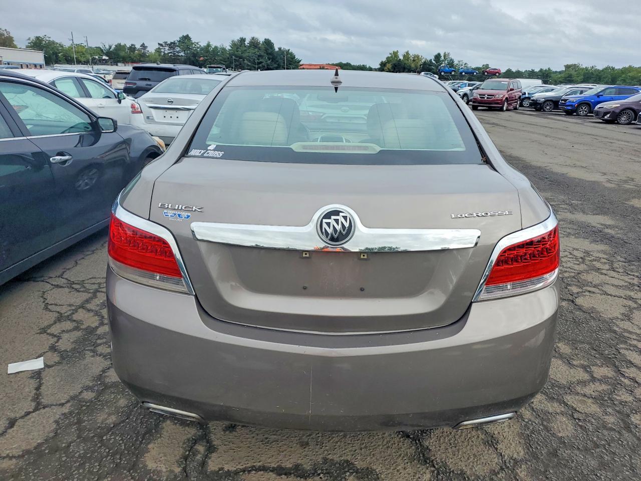 2012 Buick Lacrosse Gold vin: 1G4GC5E31CF137368