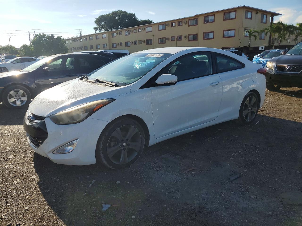2014 Hyundai Elantra Coupe Base White vin: KMHDH6AH1EU026586
