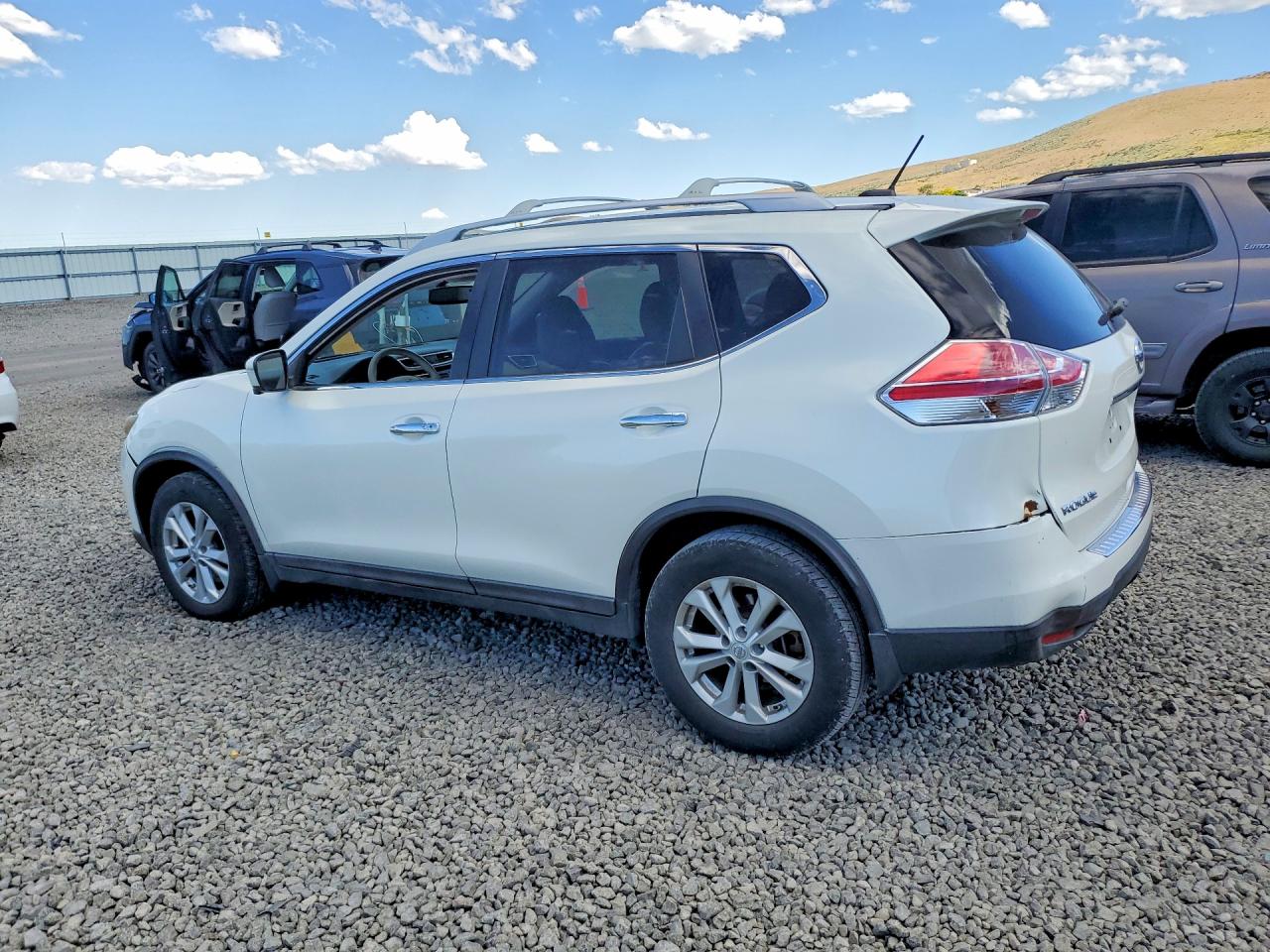 2015 Nissan Rogue Sv Белый vin: 5N1AT2MKXFC831429