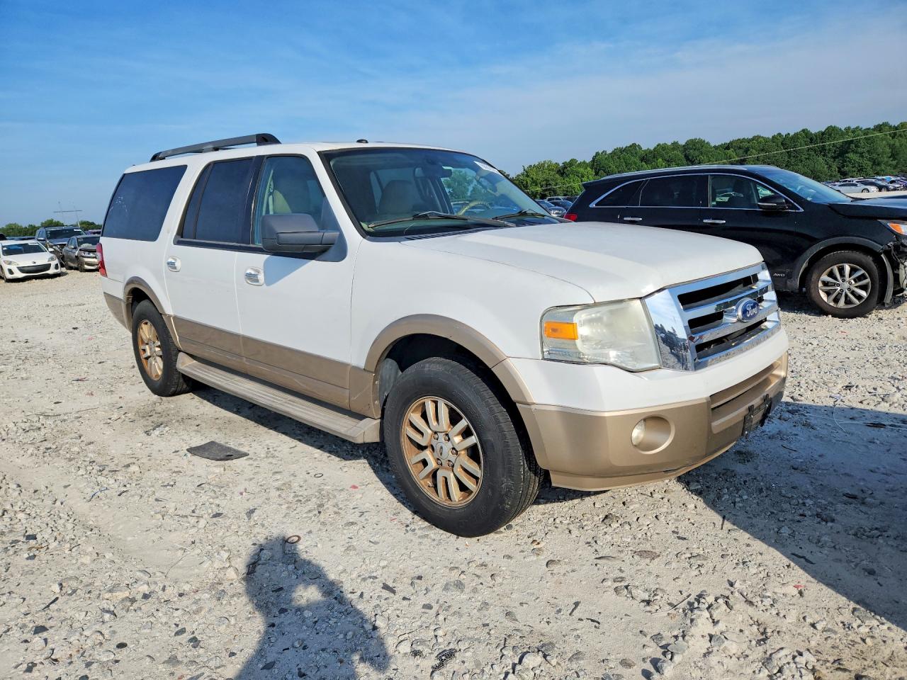 2011 Ford Expedition El Xlt White vin: 1FMJK1H50BEF39305