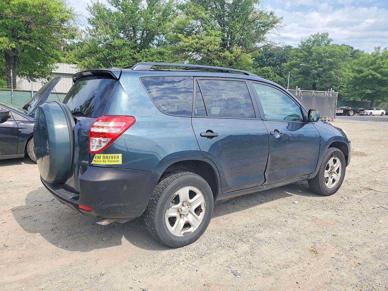 2011 Toyota Rav4 Base Зеленый vin: 2T3JF4DV0BW134635