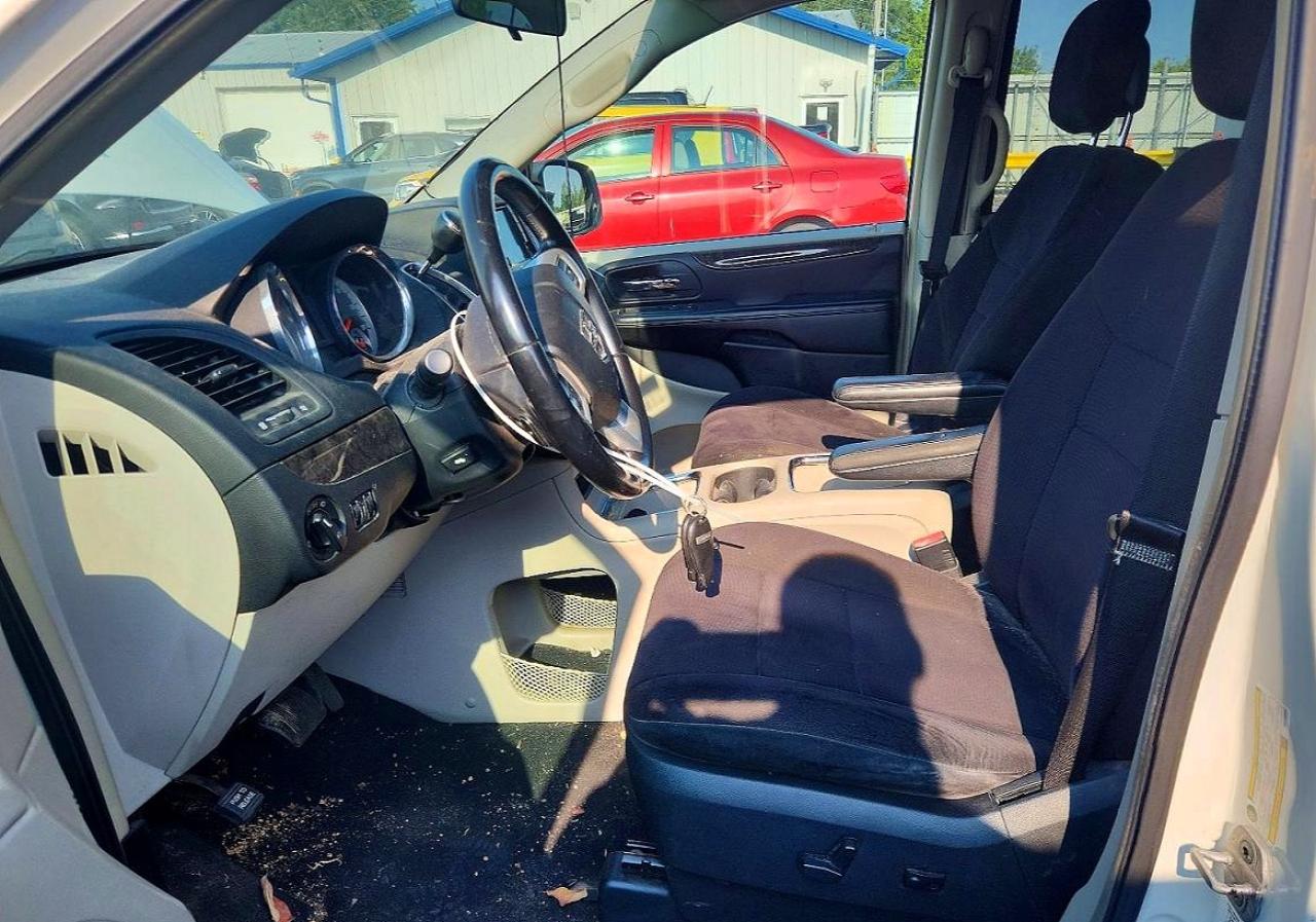 2011 Dodge Grand Caravan Crew White vin: 2D4RN5DG6BR700050