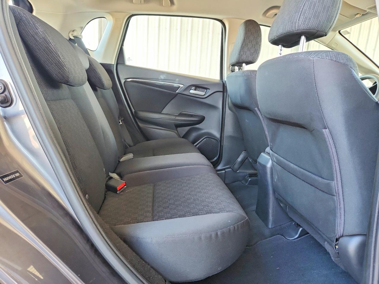 2015 Honda Fit Lx Gray vin: 3HGGK5H53FM716081