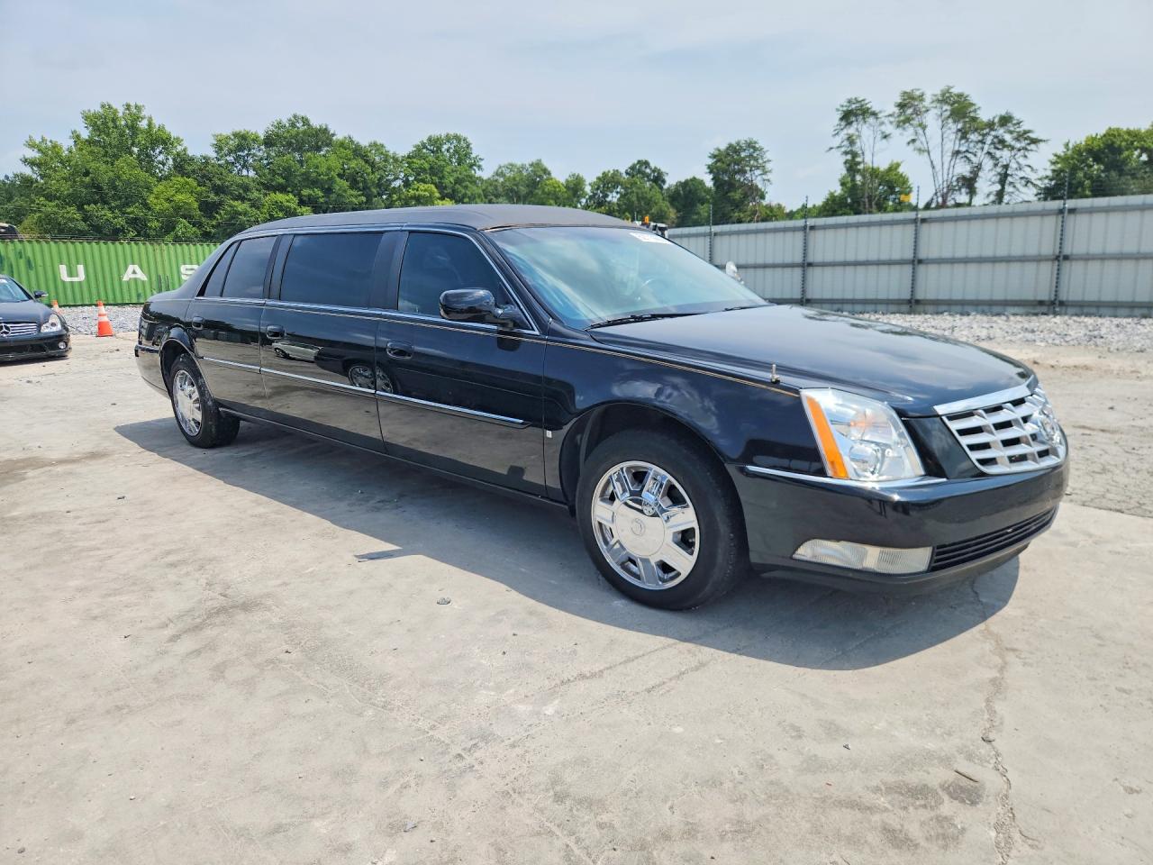 2006 Cadillac Professional Chassis Black vin: 1GEEH96YX6U550217