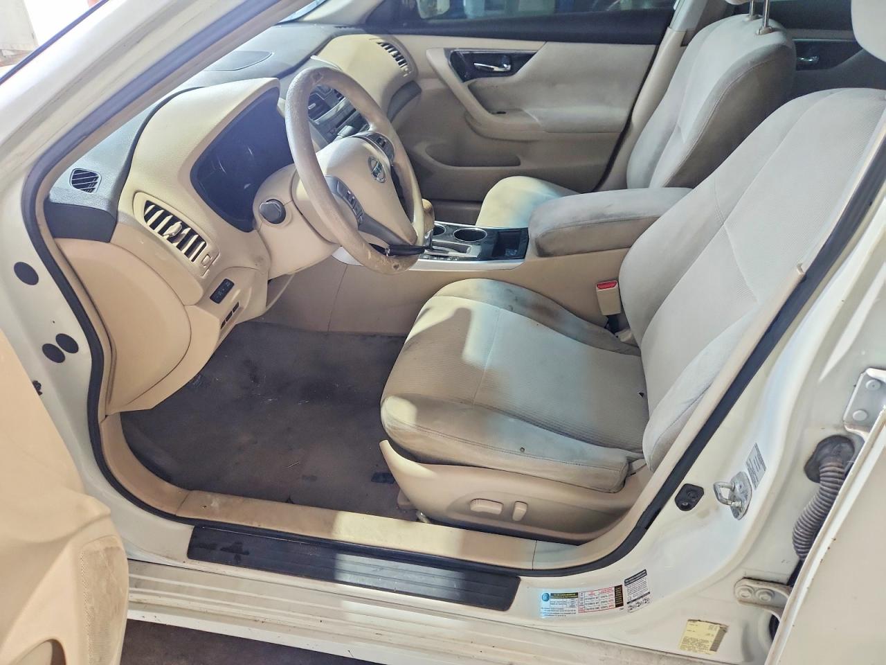 2013 Nissan Altima 2.5 Red vin: 1N4AL3AP8DN569895