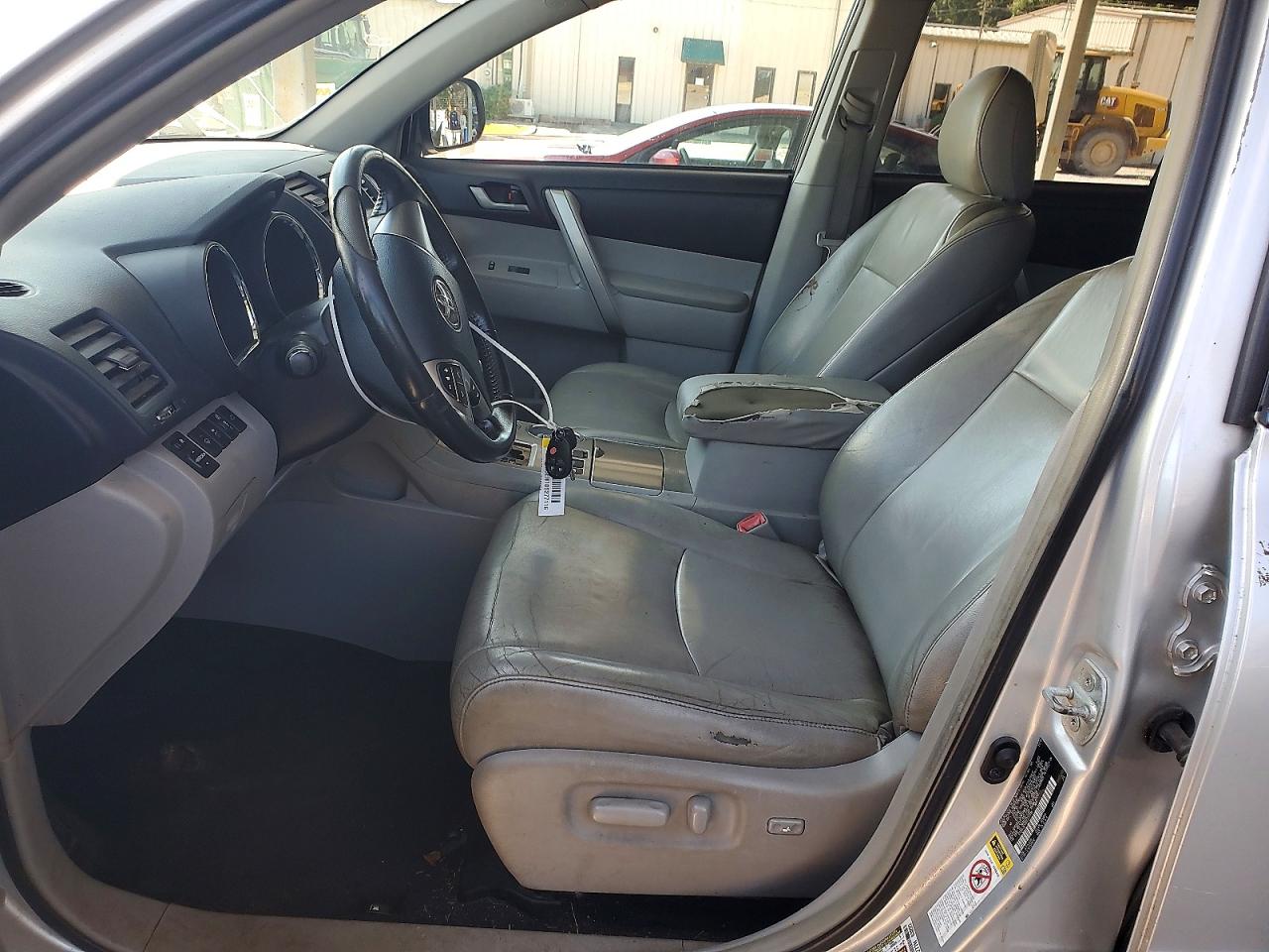 2013 Toyota Highlander Base Silver vin: 5TDBK3EH1DS277116