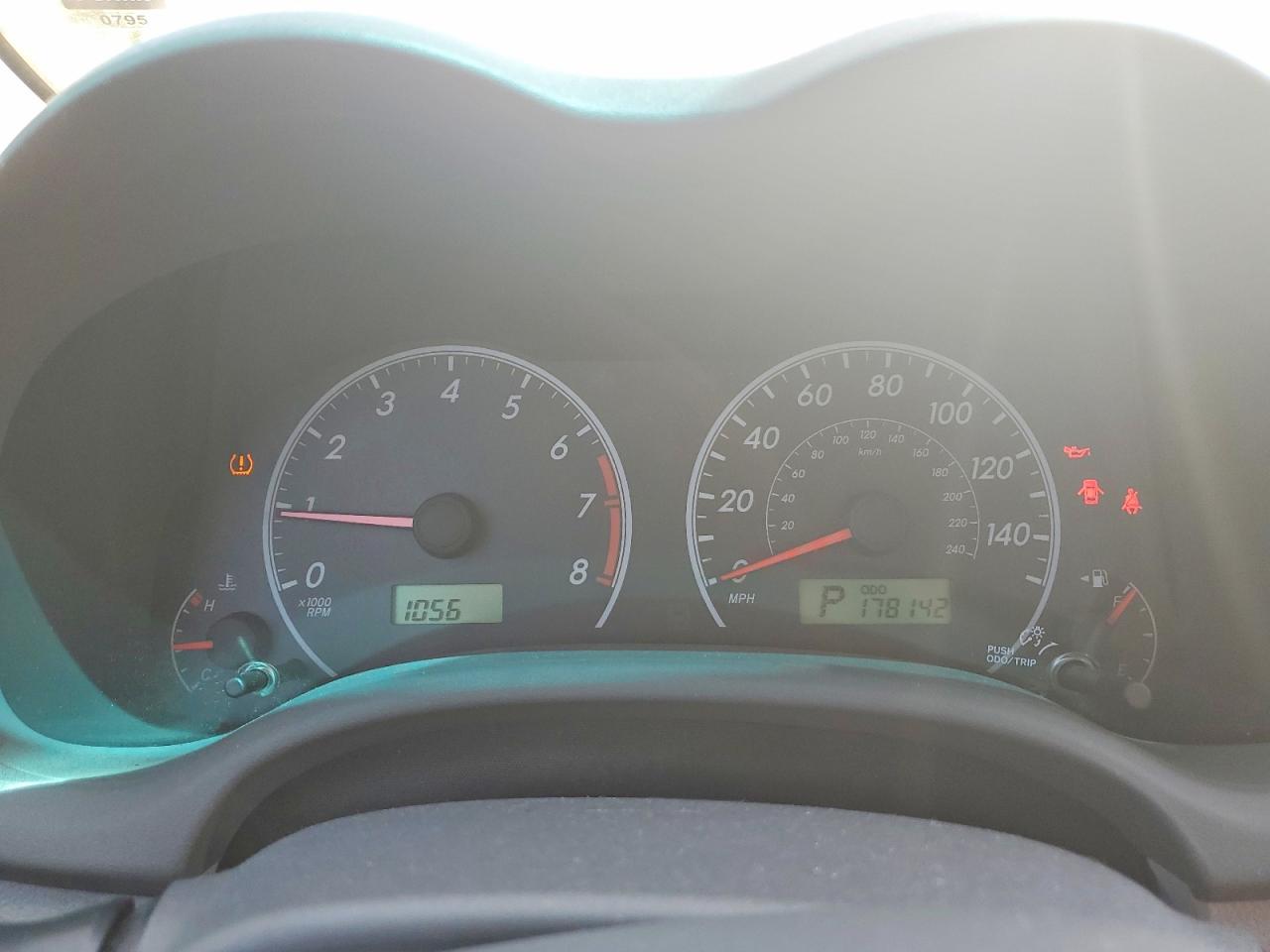 2009 Toyota Corolla Le Silver vin: 1NXBU40E89Z062666