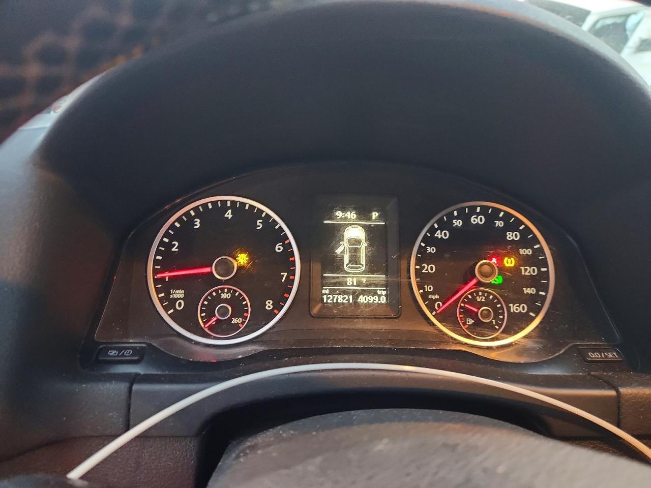 2013 Volkswagen Tiguan S Silver vin: WVGAV3AX9DW624705