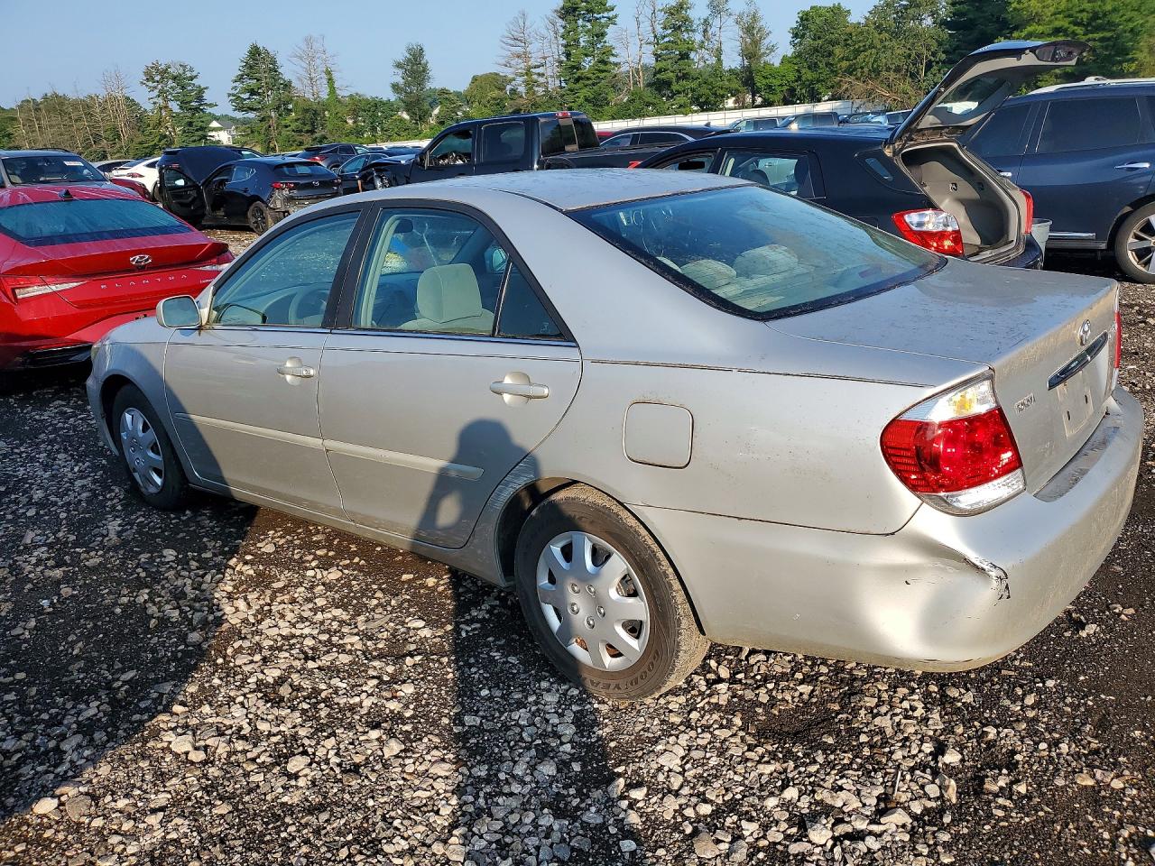 2005 Toyota Camry Le Silver vin: 4T1BE32K25U538754