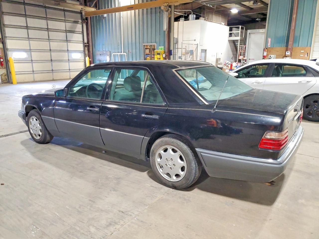 1994 Mercedes-benz E 320 Black vin: WDBEA32E9RC065145