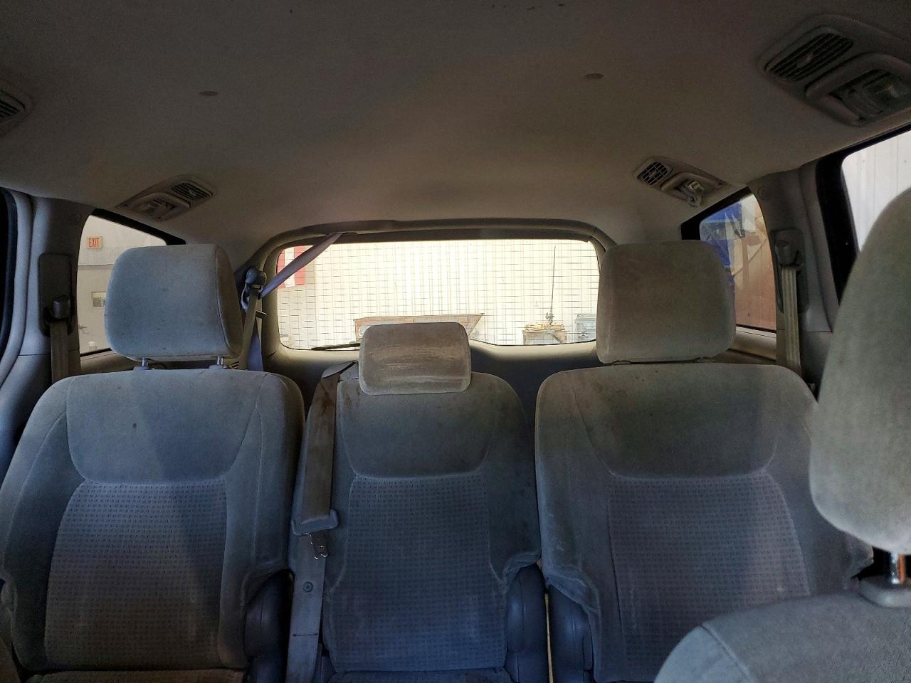 2009 Toyota Sienna Ce 8-passenger Silver vin: 5TDZK23C19S255706