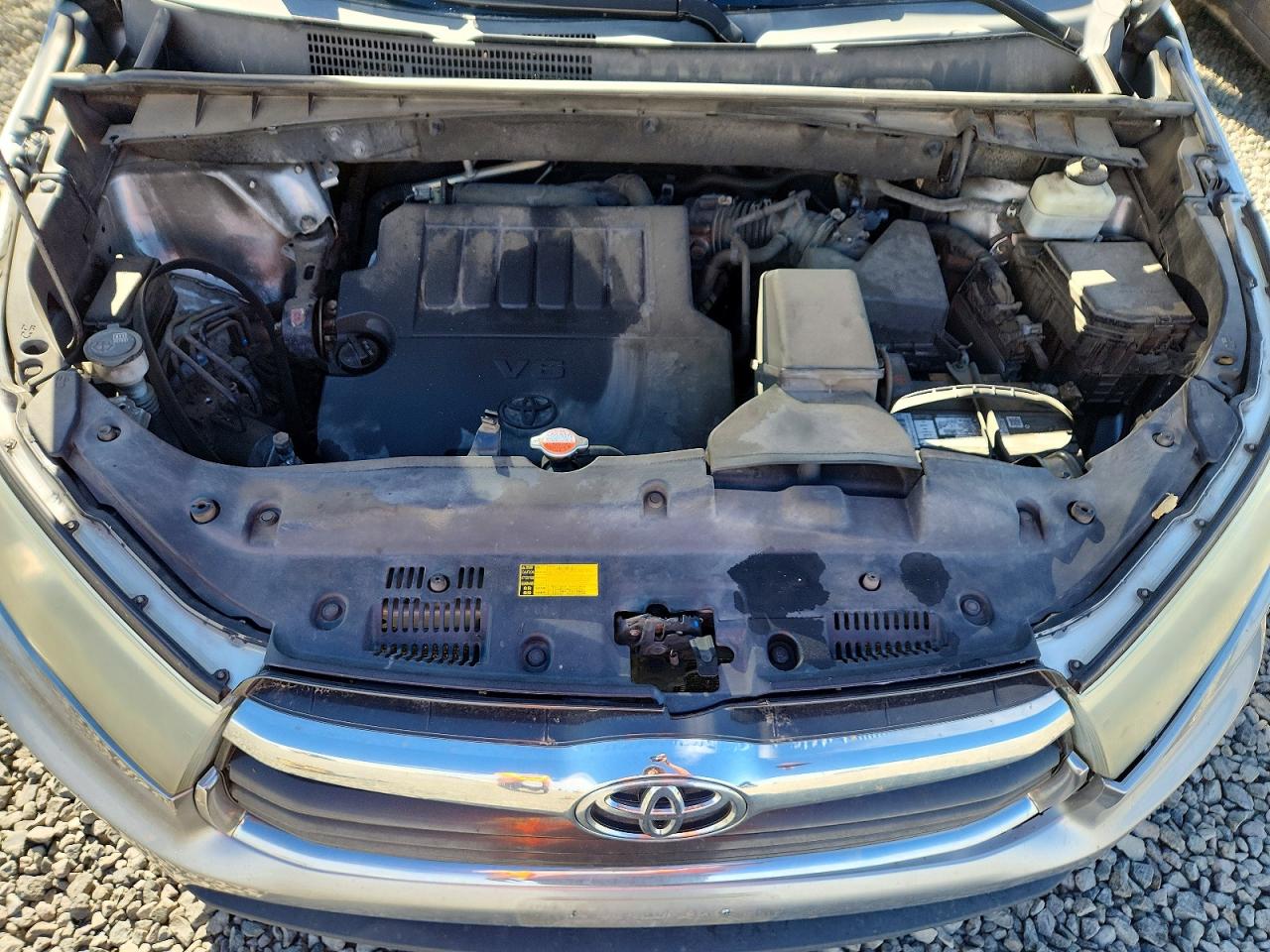 2015 Toyota Highlander Le Plus Silver vin: 5TDBKRFH6FS202979