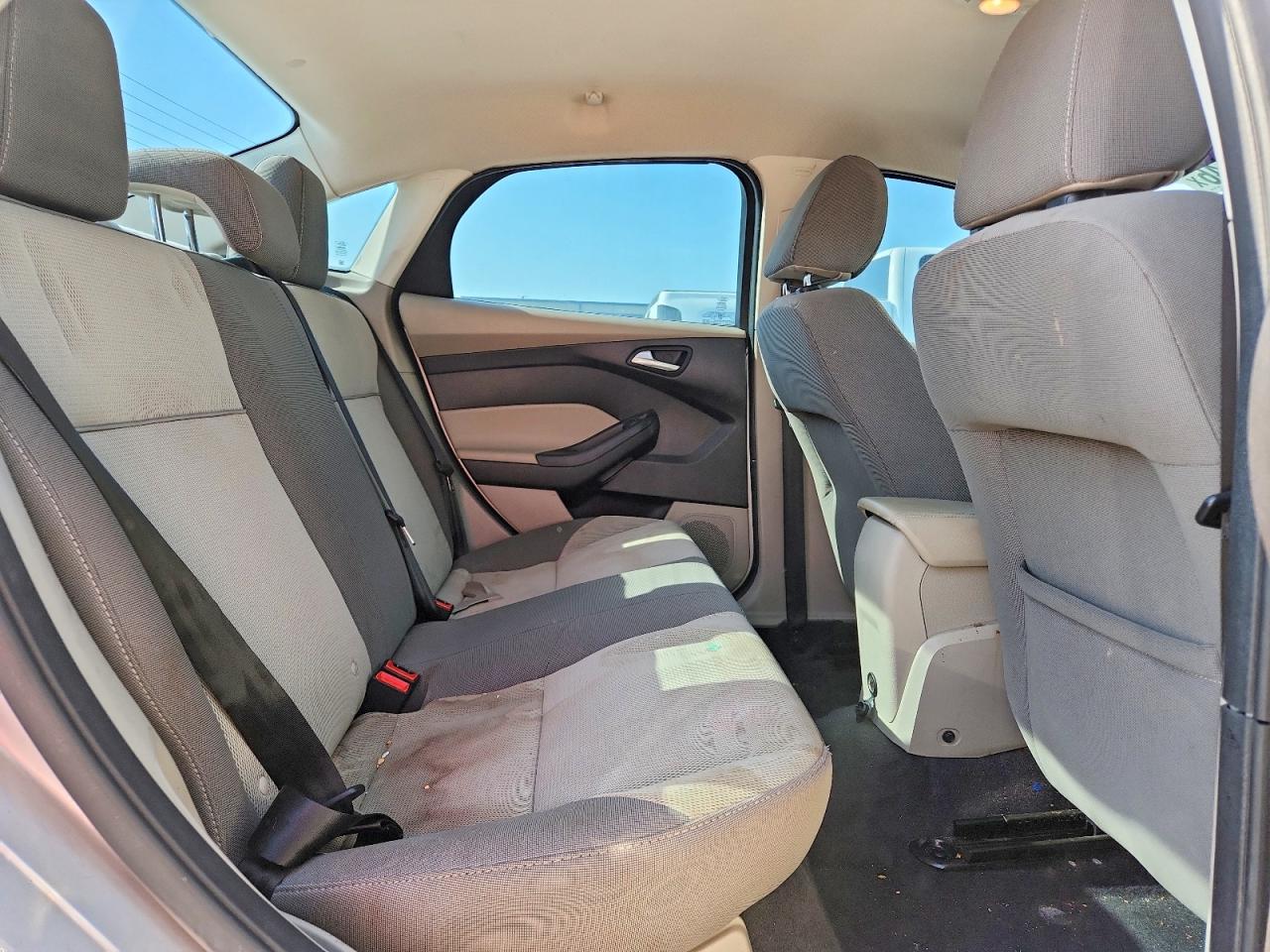 2012 Ford Focus Se Silver vin: 1FAHP3F27CL461956