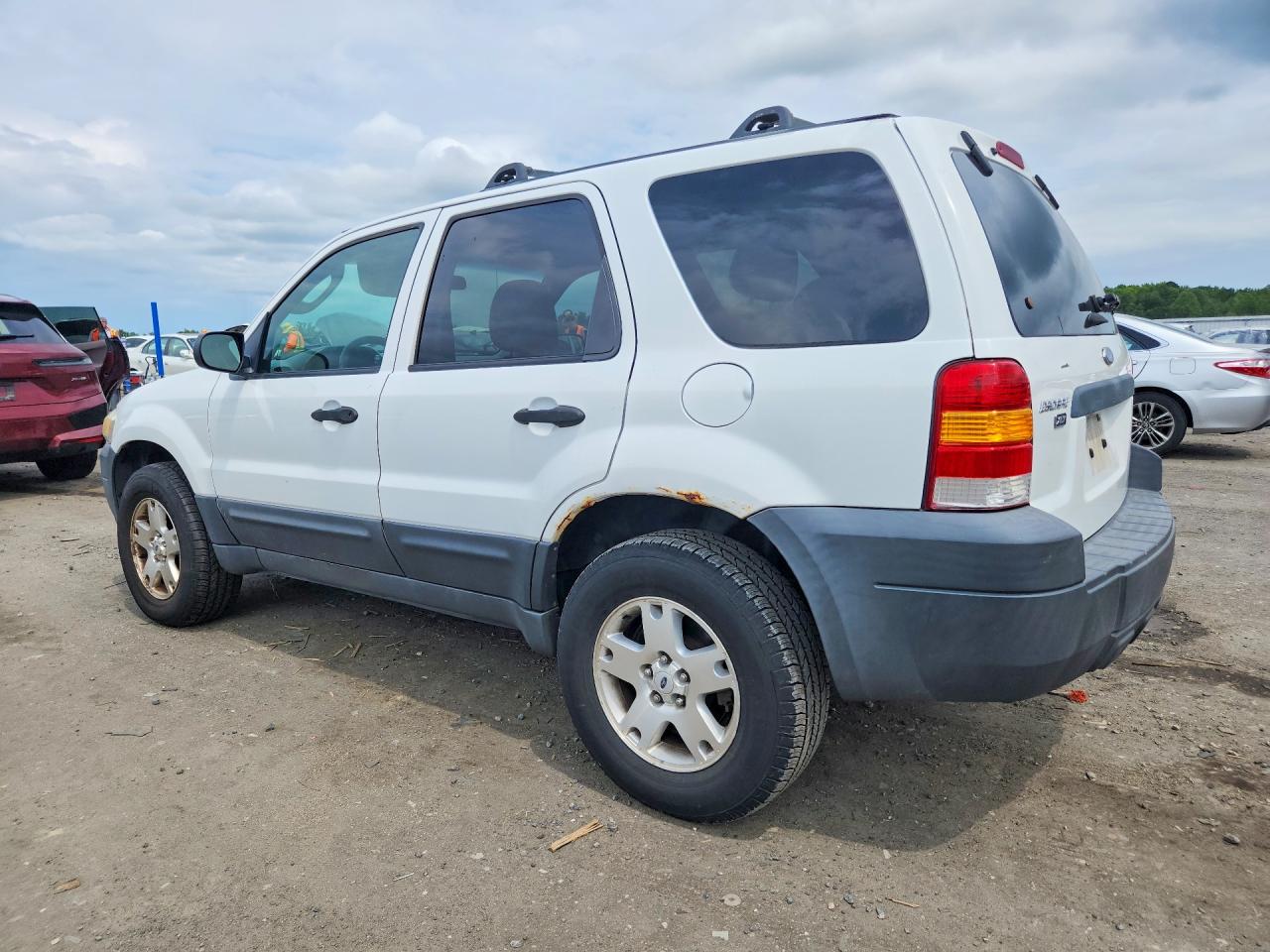 2006 Ford Escape Xlt White vin: 1FMCU93196KA44680