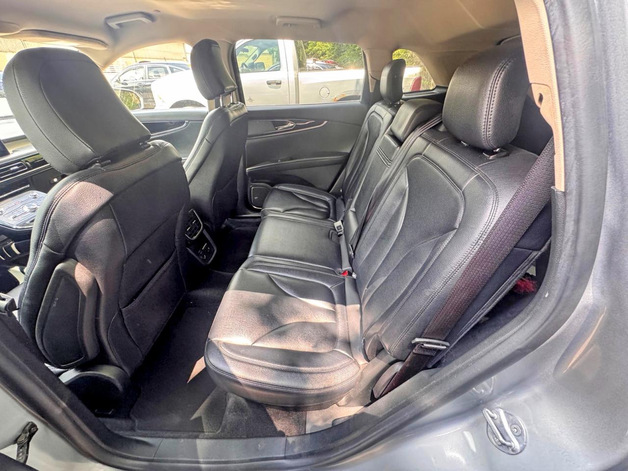 2022 Lincoln Nautilus Gray vin: 2LMPJ8J93NBL13332