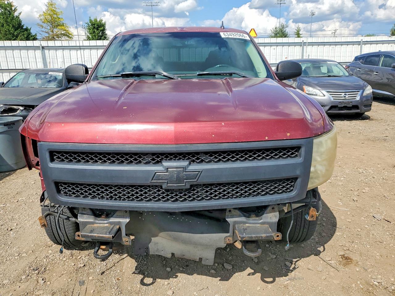 2008 Chevrolet Silverado K1500 Red vin: 2GCEK190381251751