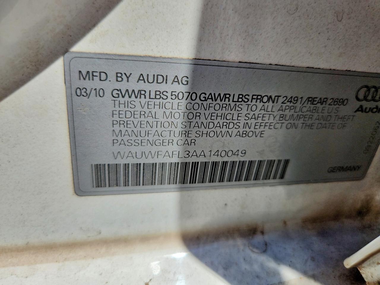 2010 Audi A4 Premium Plus Белый vin: WAUWFAFL3AA140049