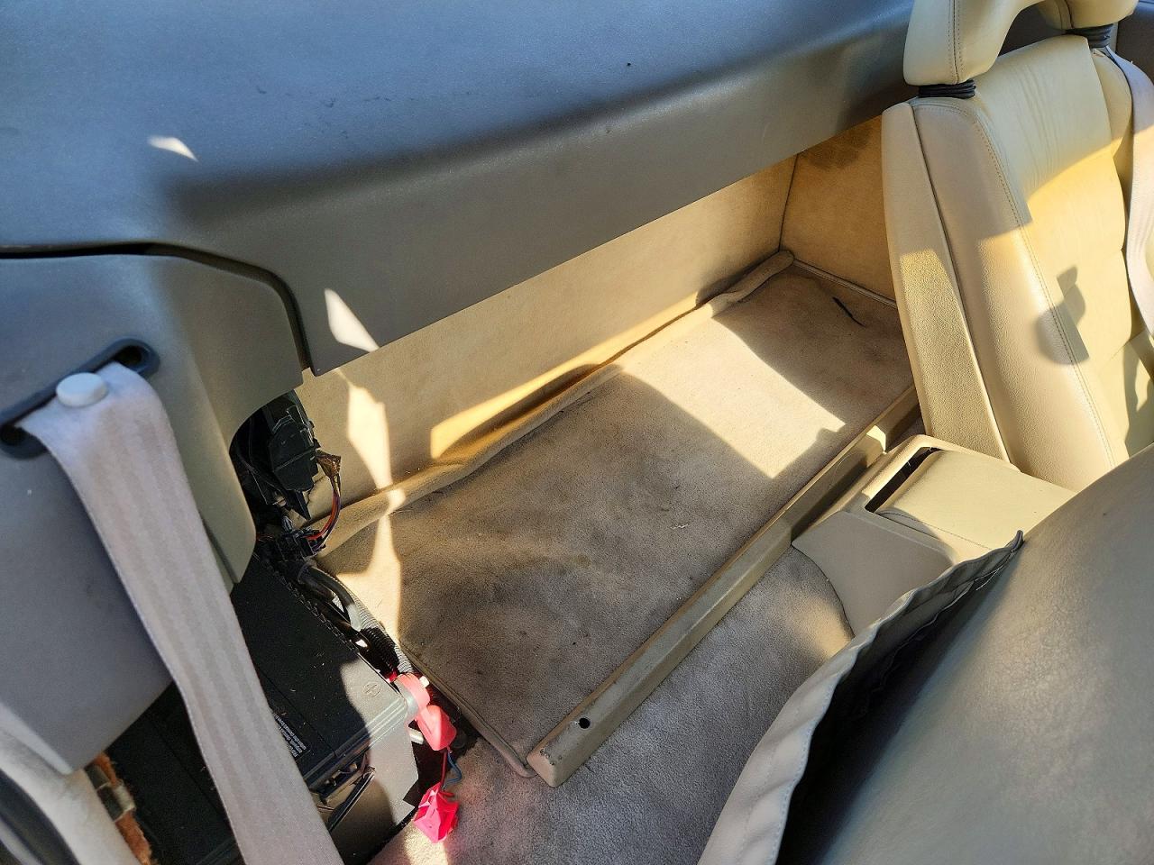 1991 Cadillac Allante Gold vin: 1G6VS3380MU126122