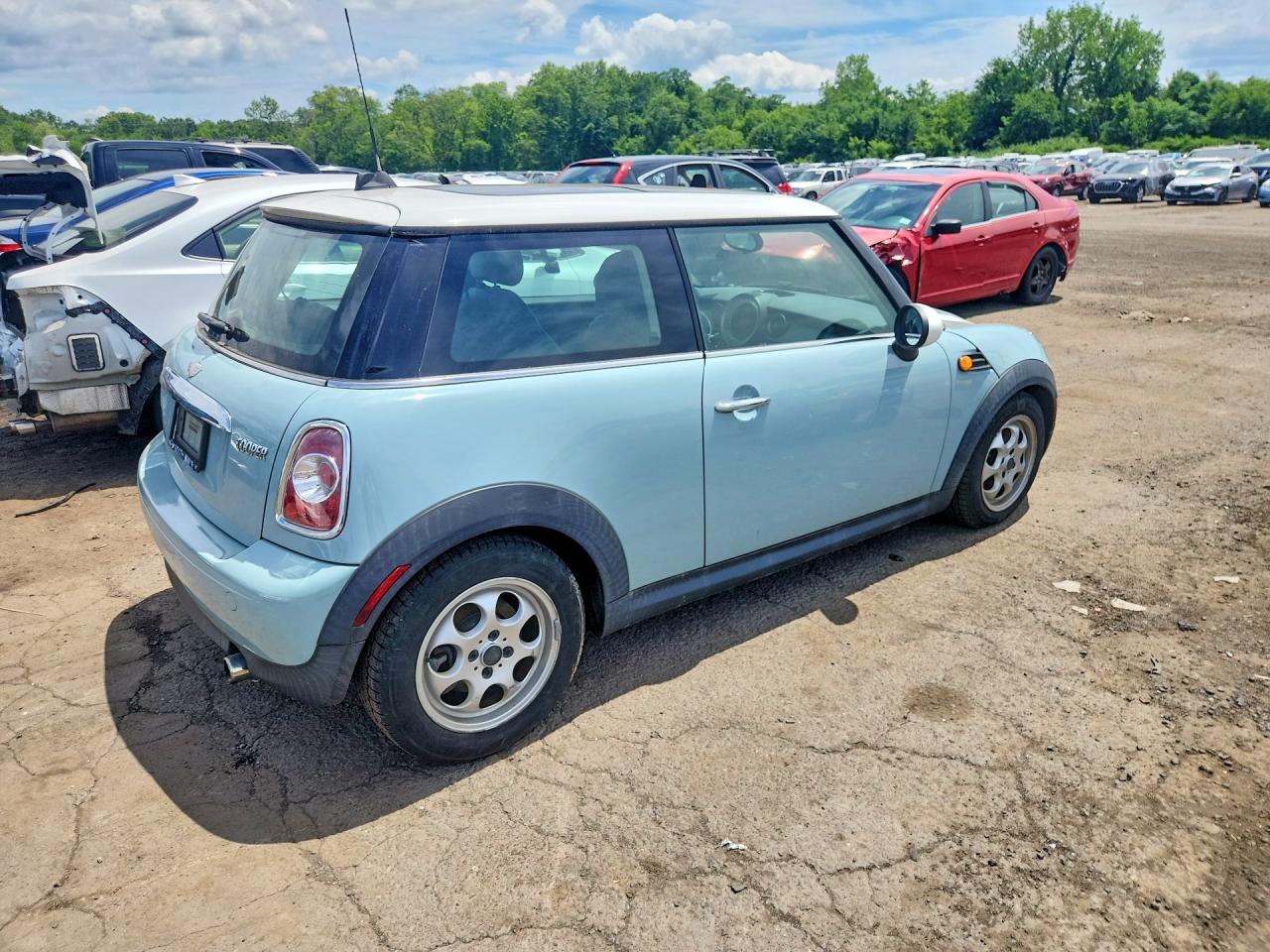 2013 Mini Cooper Turquoise vin: WMWSU3C54DT684154