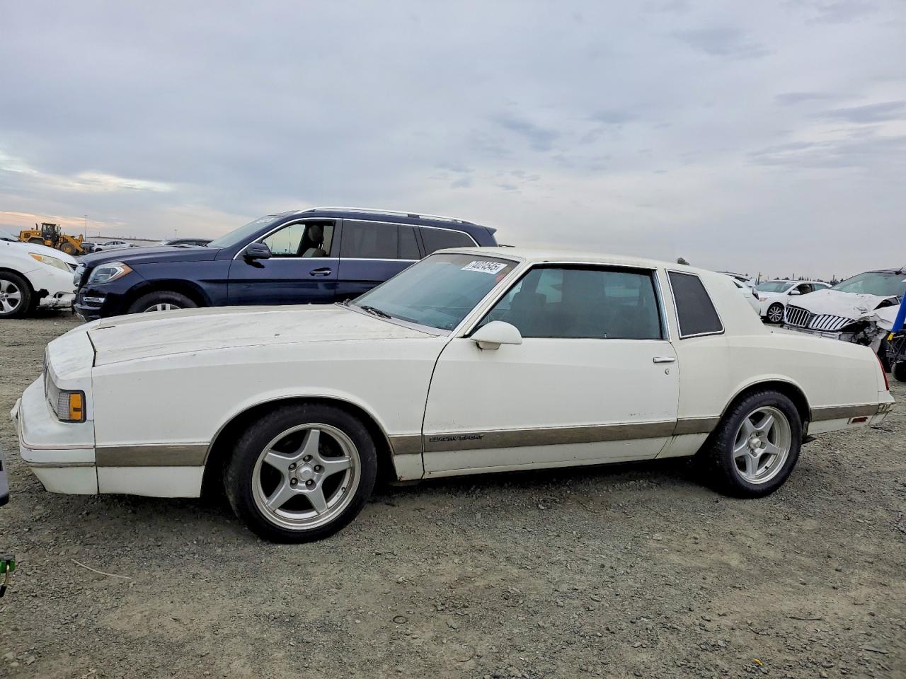1987 Chevrolet Monte Carlo White vin: 1G1GZ11HXHR111461
