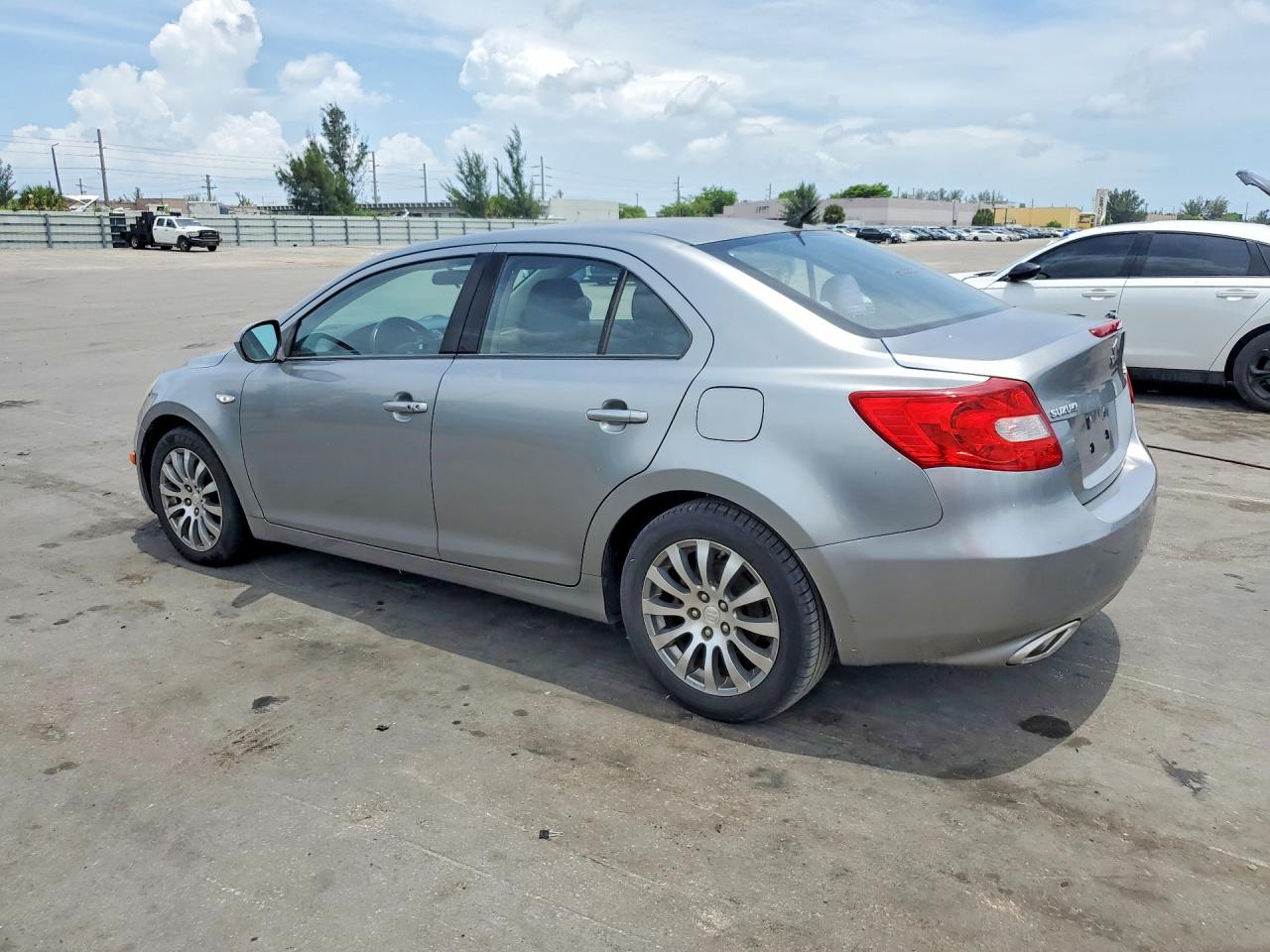 2013 Suzuki Kizashi Se Silver vin: JS2RE9A38D6100314