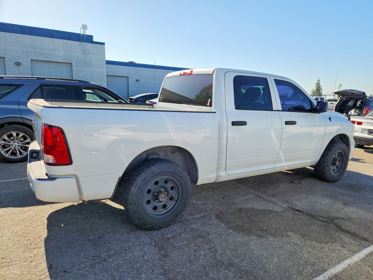 2014 Ram 1500 St Белый vin: 3C6RR6KT6EG262770