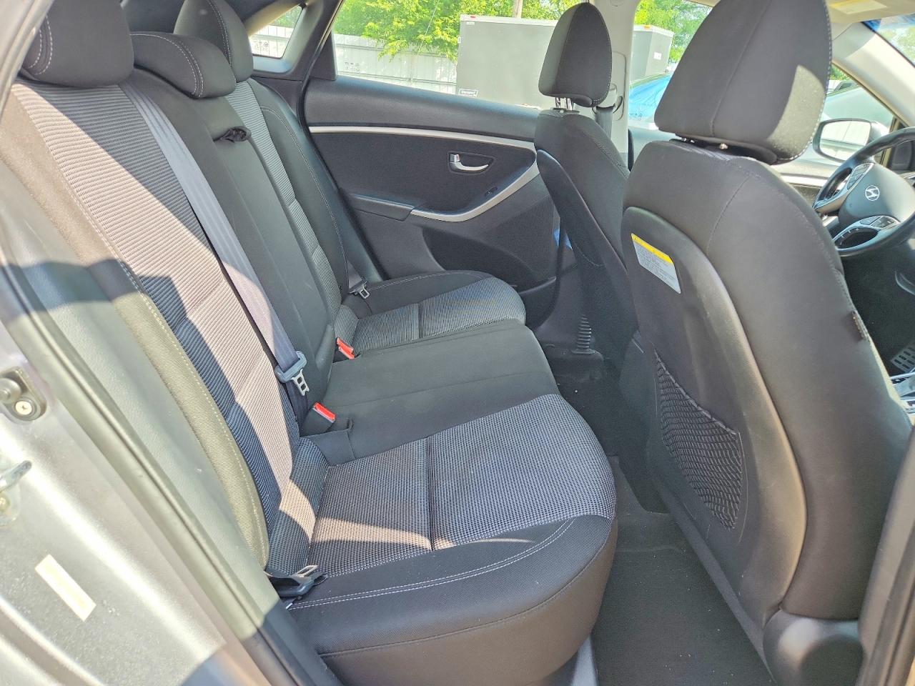 2013 Hyundai Elantra Gt Base Gray vin: KMHD35LE1DU078617