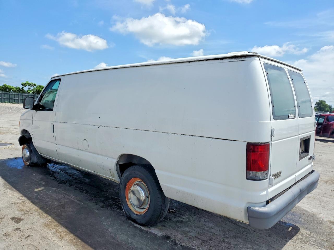 2005 Ford Econoline E350 Super Duty Van White vin: 1FTSS34P35HA79104