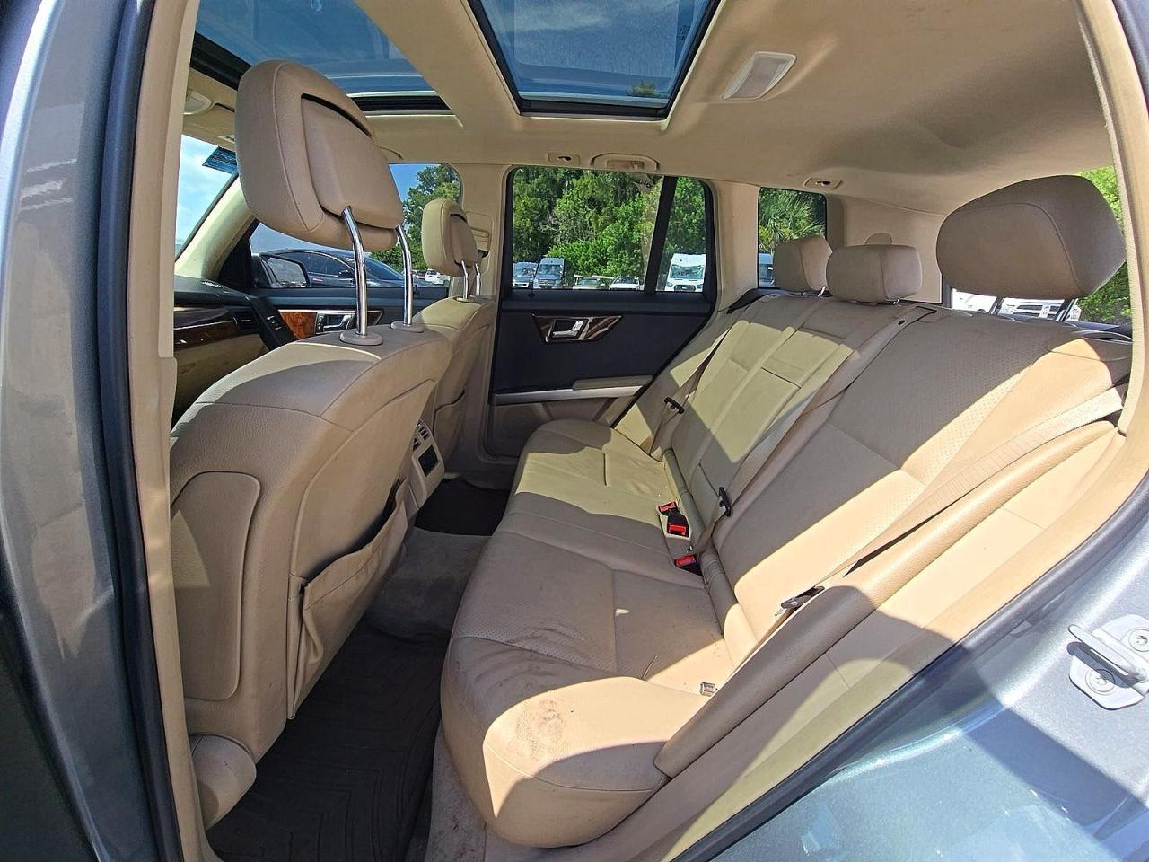 2011 Mercedes-benz Glk 350 Gray vin: WDCGG5GB4BF650409