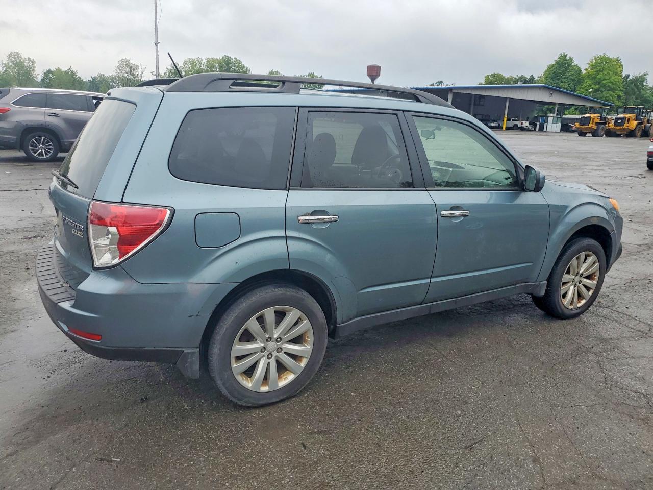 2012 Subaru Forester 2.5x Premium Blue vin: JF2SHADCXCH448393