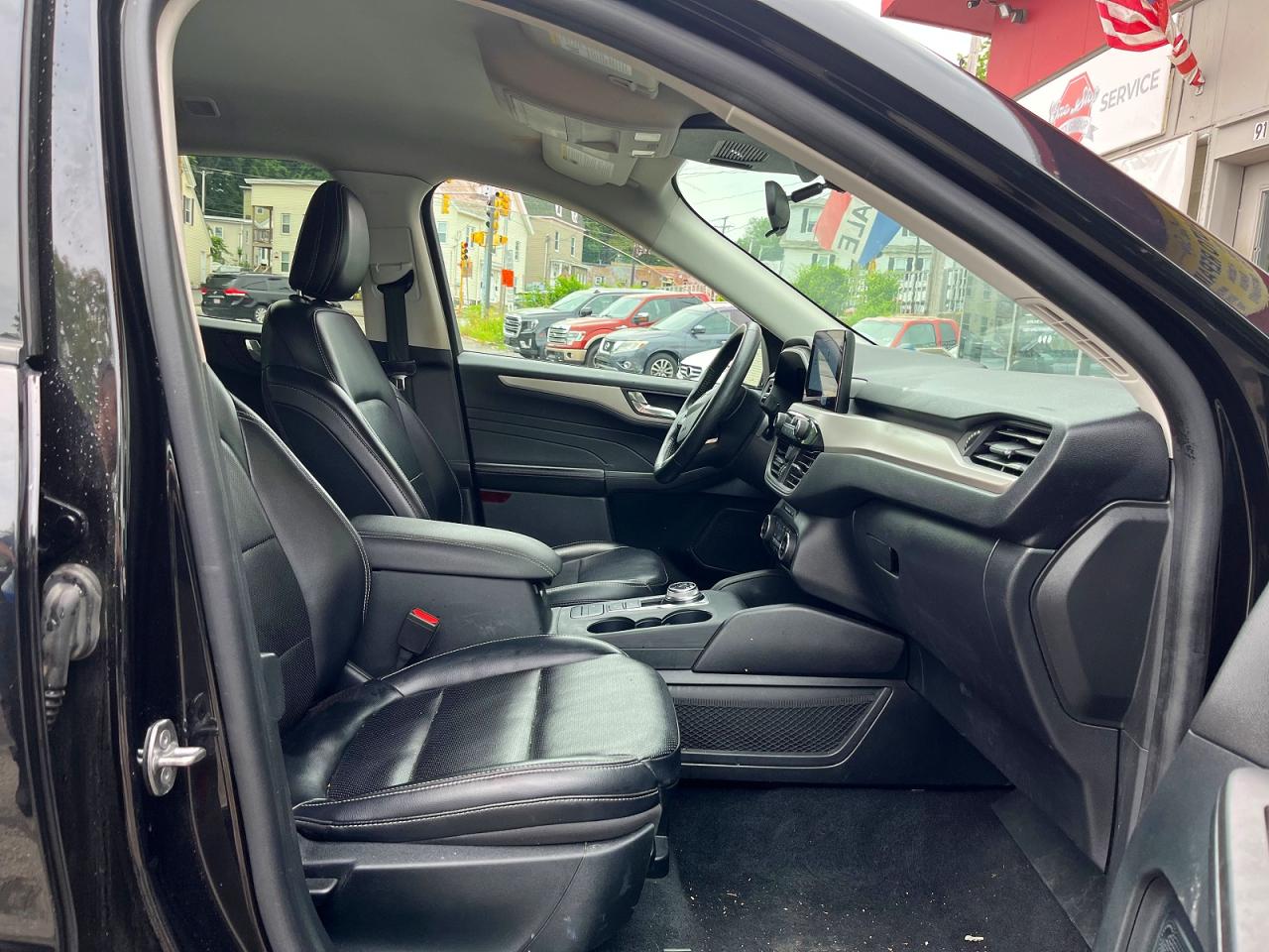 2021 Ford Escape Sel Черный vin: 1FMCU9H60MUA51314