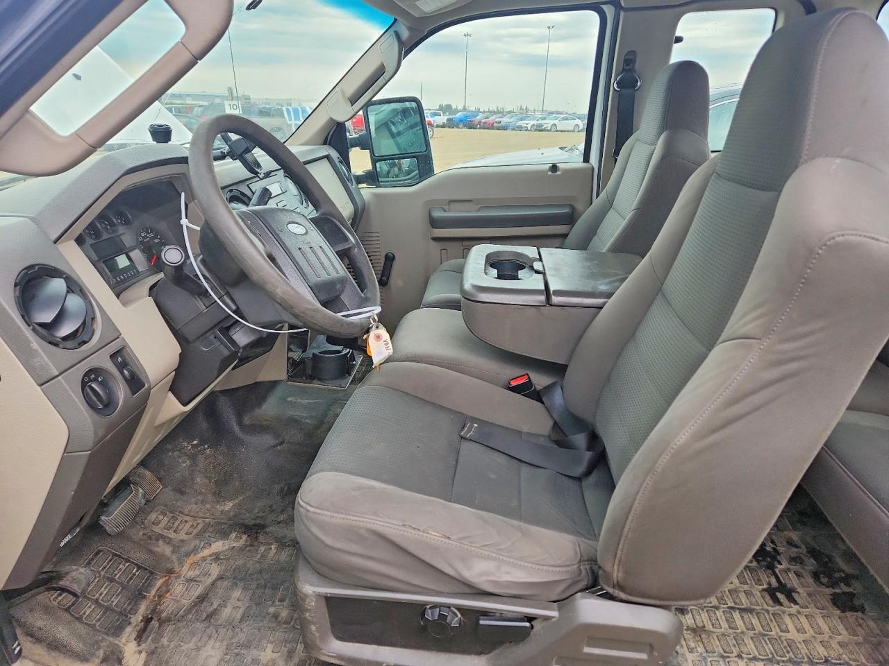 2009 Ford F250 Super Duty Белый vin: 1FTSX21599EA52348