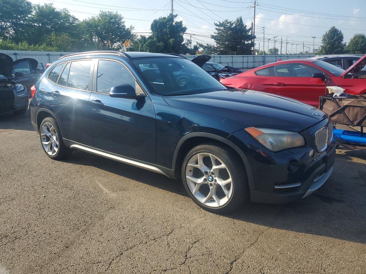 2013 Bmw X1 Xdrive28i Blue vin: WBAVL1C50DVR83665
