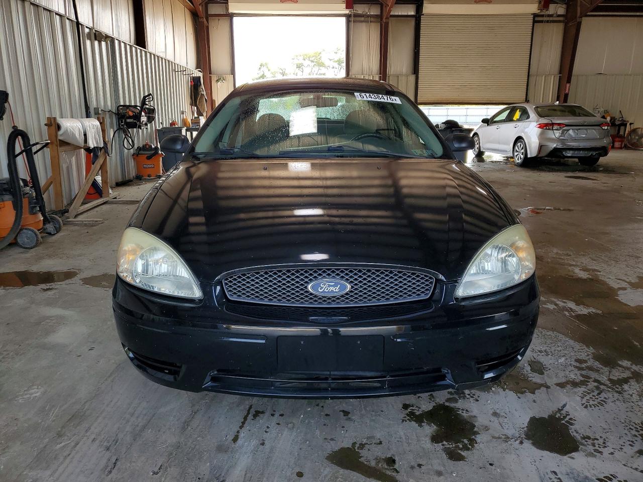 2007 Ford Taurus Se Black vin: 1FAFP53U57A170303
