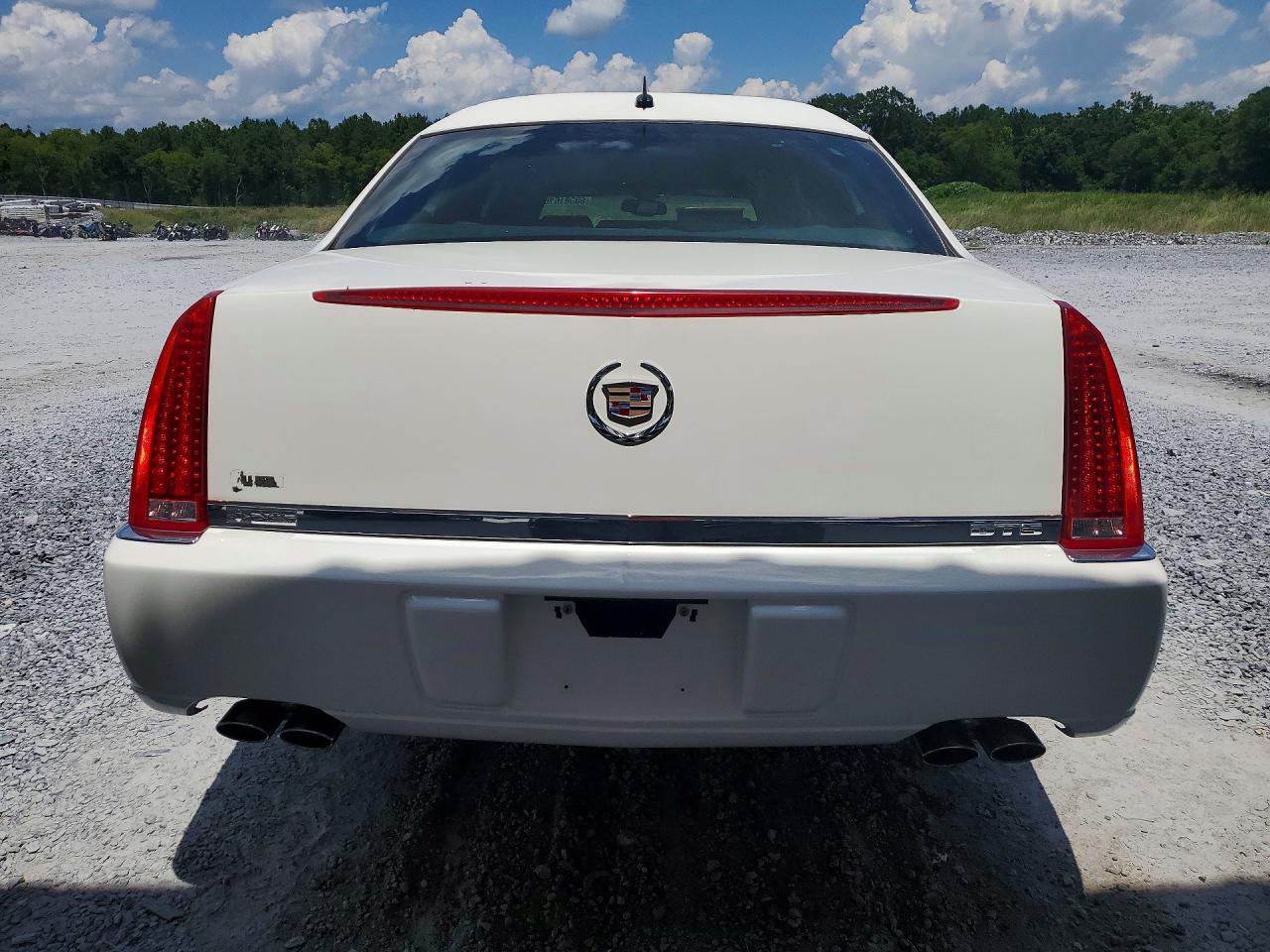 2006 Cadillac Professional Chassis White vin: 1GEEH96Y66U550277