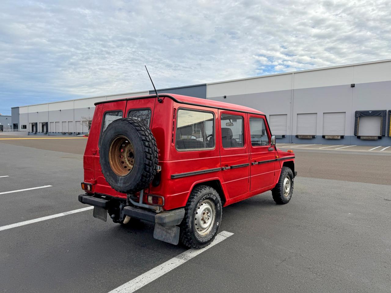 1982 Mercedes Benz 300 Red vin: 46023117014409