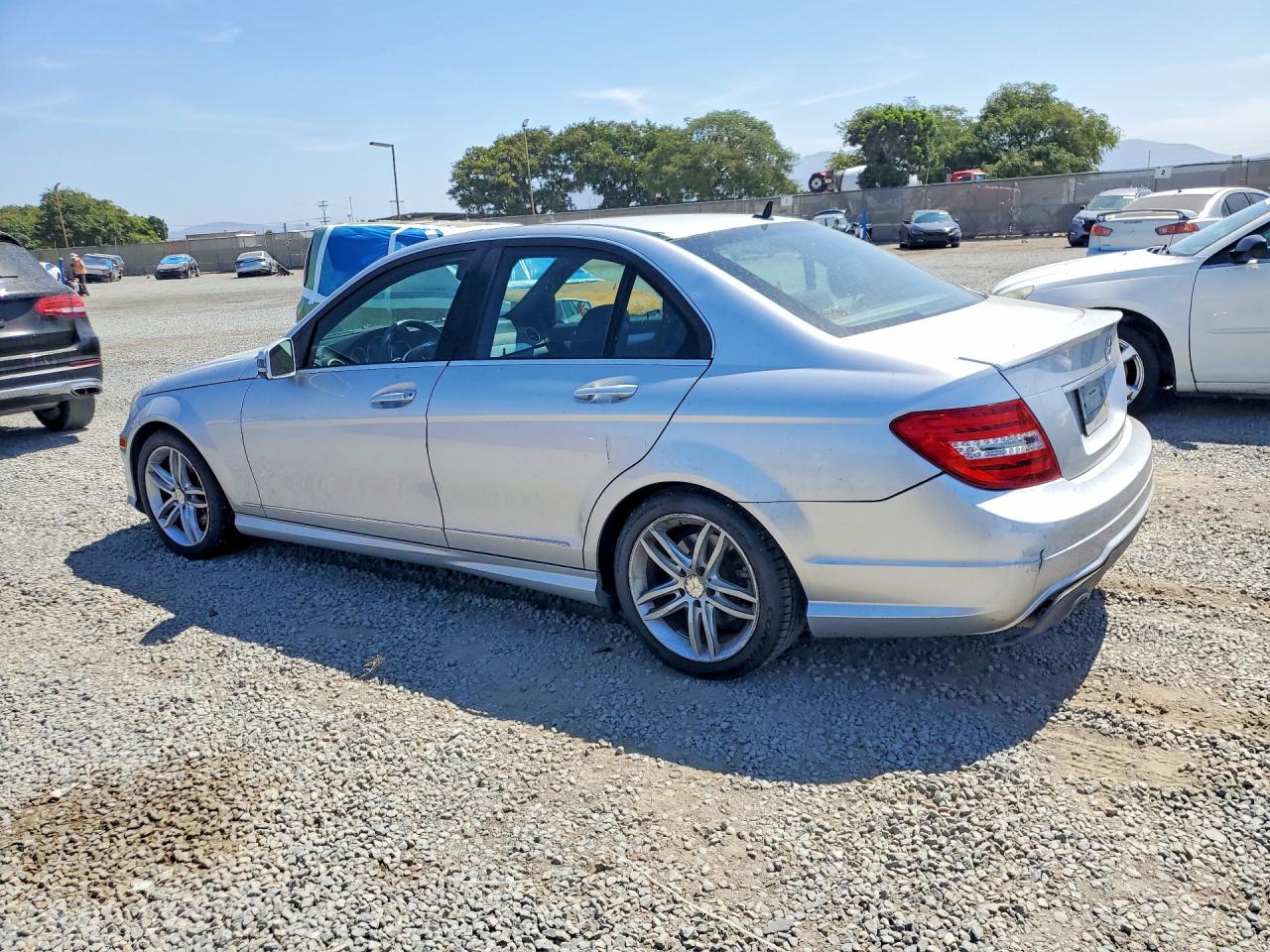 2013 Mercedes-benz C 250 Серебряный vin: WDDGF4HB4DG101037