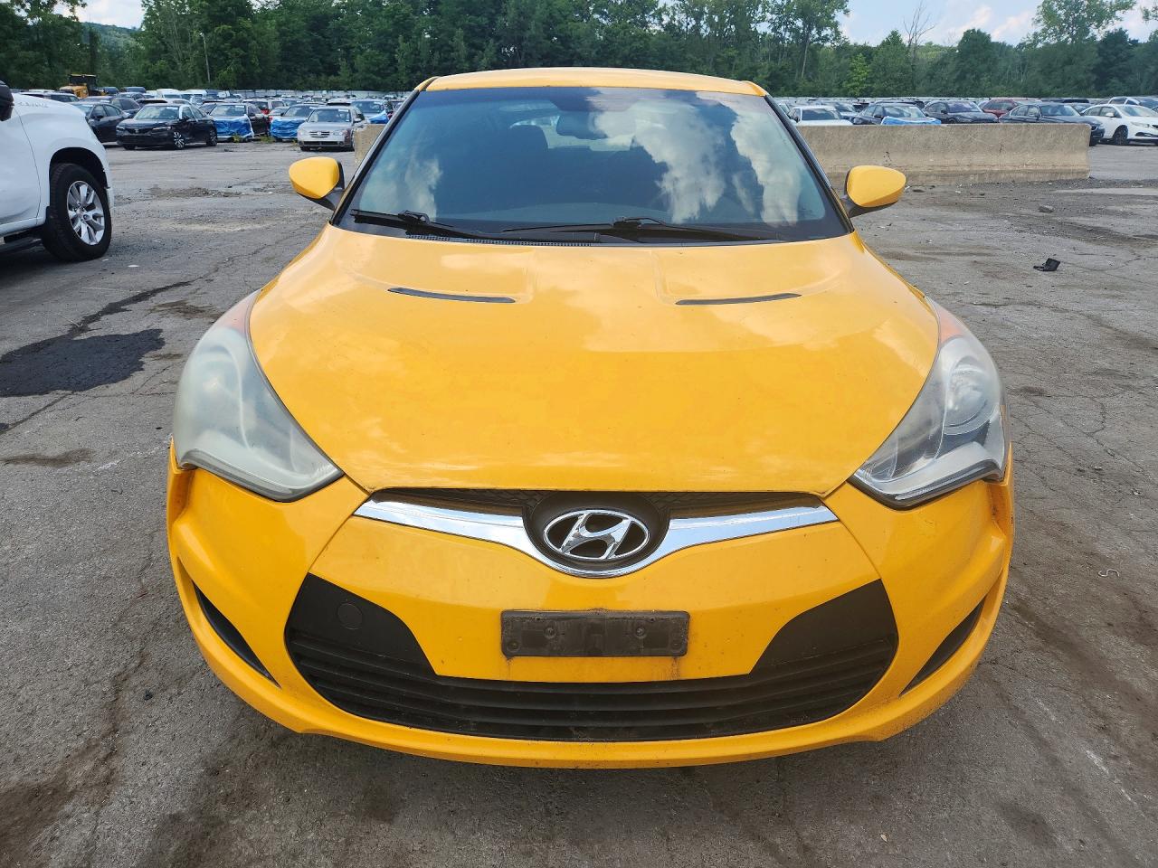 2012 Hyundai Veloster Base Yellow vin: KMHTC6AD8CU078348