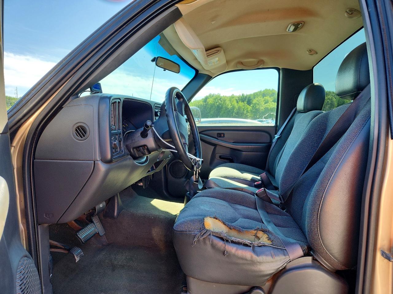 2004 Chevrolet Silverado C2500 Heavy Duty Brown vin: 1GCHC24U84E229179