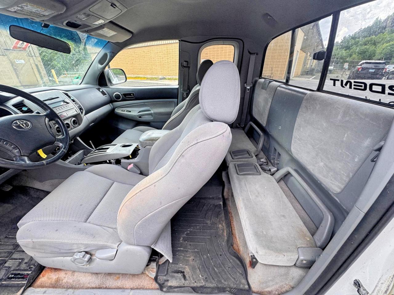 2006 Toyota Tacoma V6 White vin: 5TEUU42N86Z147570
