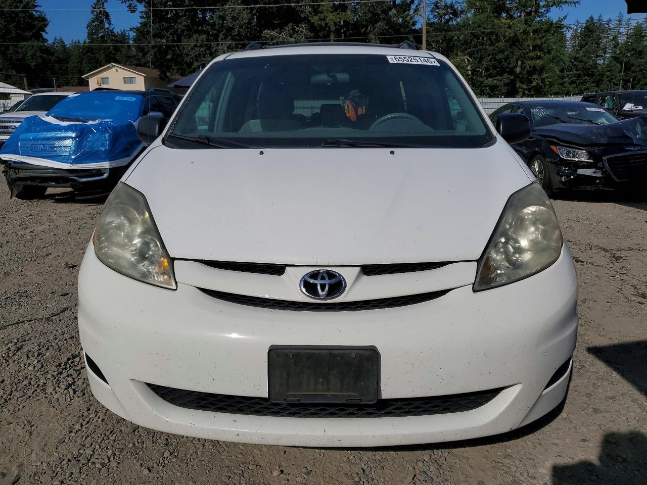 2007 Toyota Sienna Le 8-passenger White vin: 5TDZK23C77S022216