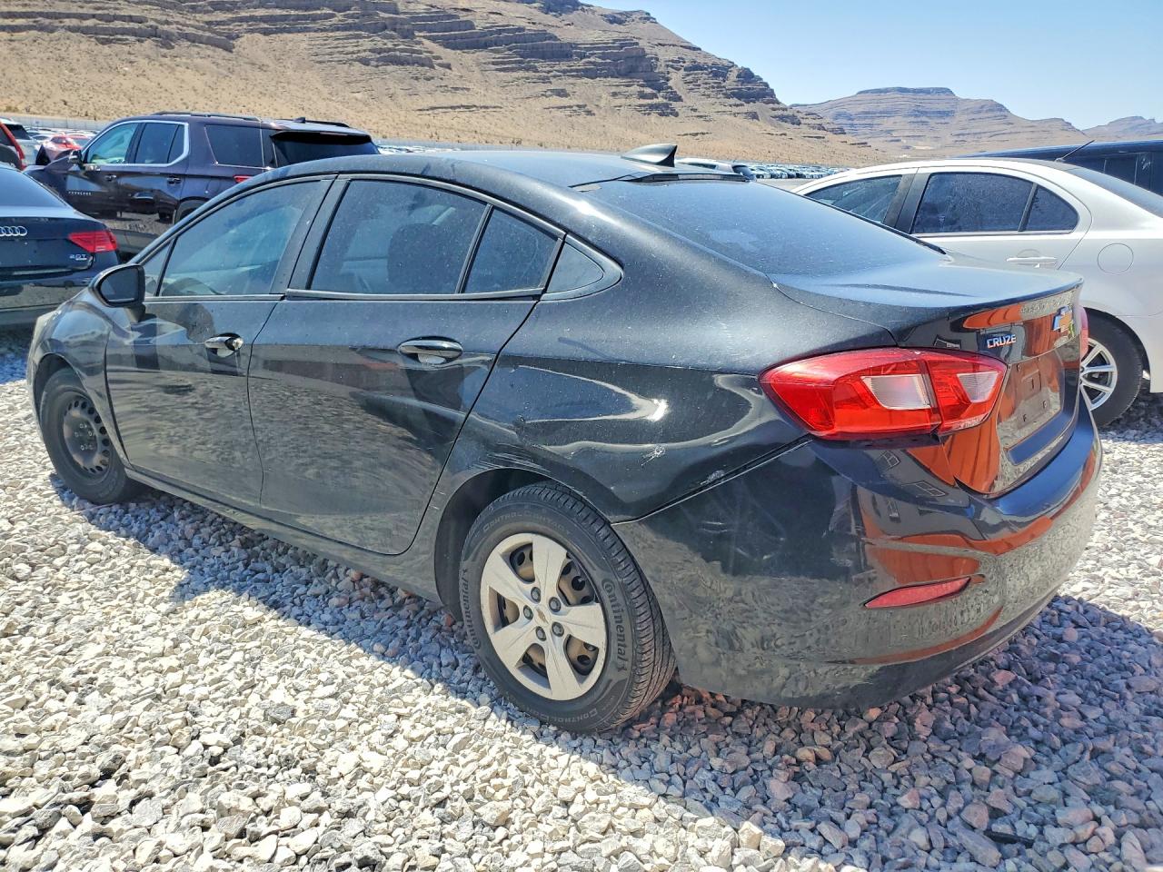 2018 Chevrolet Cruze Ls Черный vin: 1G1BC5SM6J7242029