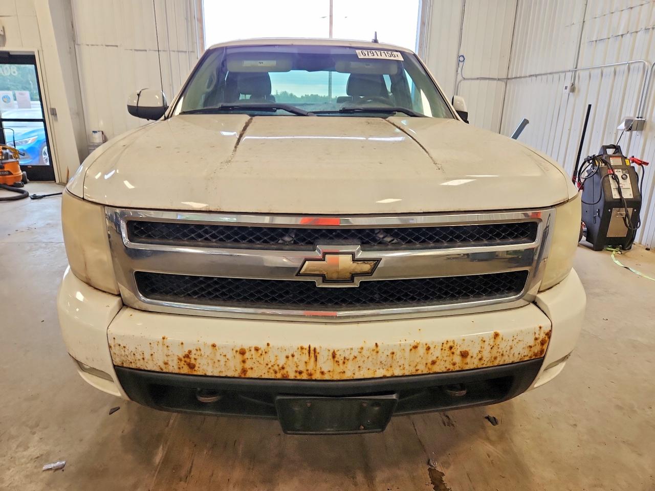 2008 Chevrolet Silverado K1500 White vin: 3GCEK13388G296629